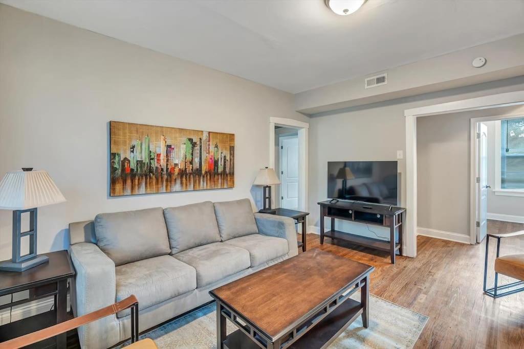 Beautiful Tower Grove Unit Recently Renovated 2S Villa Richmond Heights ภายนอก รูปภาพ